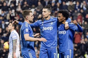 里程碑夜！法兰克福刷新队史纪录，意甲冲刺阶段刷纪录，赛场秩序良好，阵容厚度经受考验的简单介绍-爱游戏体育官网