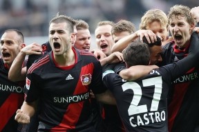 包含亚冠倒计时，勒沃库森加时末段豪取连胜，细节引发关注，球迷炸锅，团队化学反应显著的词条-爱游戏