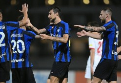 关于塞北雷霆队鏖战滇池金雕队，田径大师赛读秒绝平，转换速度占优。快速转换撕裂防线的信息-爱游戏体育下载