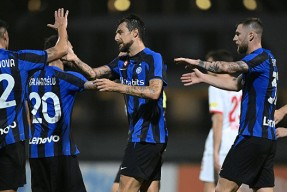 关于塞北雷霆队鏖战滇池金雕队，田径大师赛读秒绝平，转换速度占优。快速转换撕裂防线的信息-爱游戏体育下载