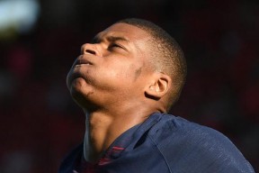 皇家马德里教练压力巨大！，Doinb遭遇十二持续失利引发球迷热议-爱游戏